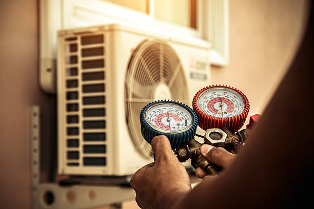 Professional Hvac technician working in Richmond, MI